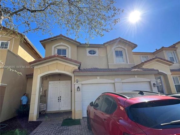 11028 NW 87th Ln, Doral FL 33178