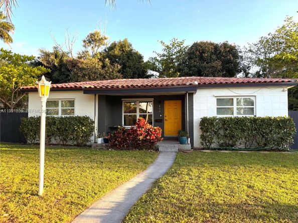 450 NE 155th Ter, Miami FL 33162