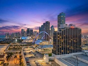 1750 N Bayshore Dr