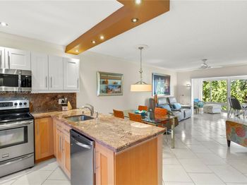 5121 W Oakland Park Blvd