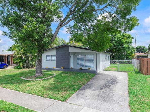 9731 NW 24th Pl, Sunrise FL 33322