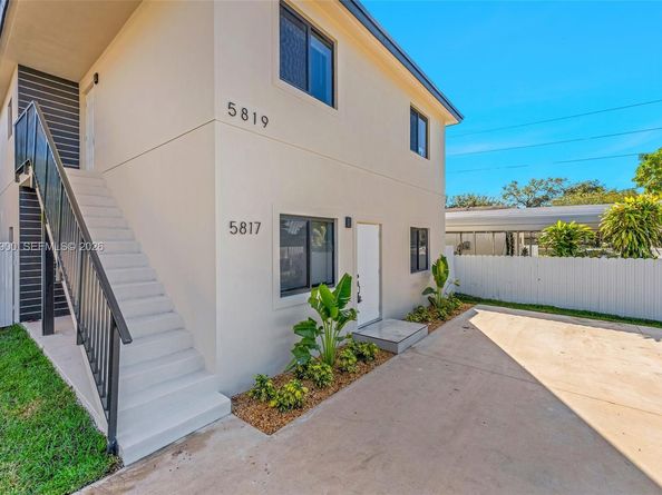 5817 NW 30th Ave, Miami FL 33142