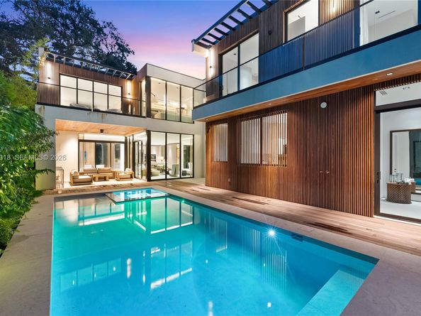 2800 Calusa St, Miami FL 33133