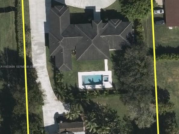 10398 SW 64th St, Miami FL 33173