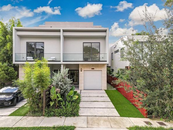 2980 Coconut Ave, Miami FL 33133