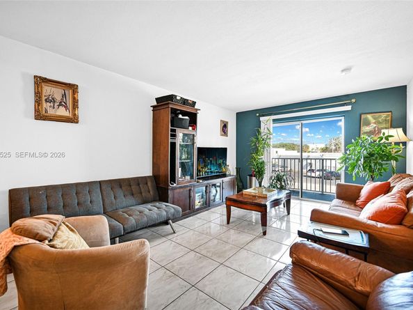 12890 NE 8th Ave 203, North Miami FL 33161