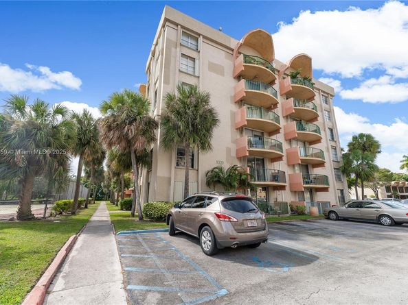 9320 Fountainebleau Blvd 215, Miami FL 33172
