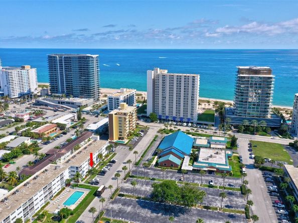 3221 NE 8th St 103, Pompano Beach FL 33062