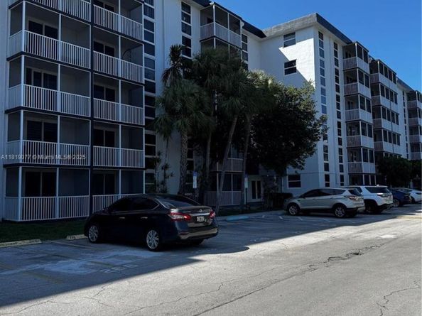 16851 NE 23rd Ave A516, North Miami Beach FL 33160