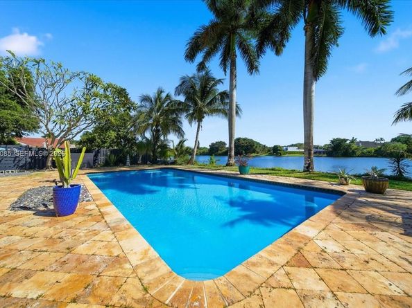 960 Bayberry Point Dr, Plantation FL 33324