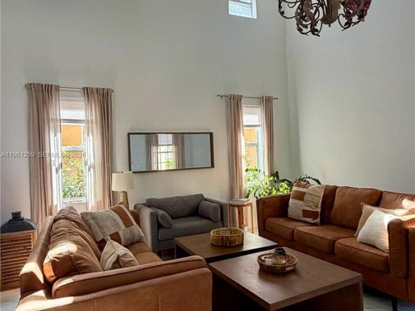 3846 W Gardenia Ave, Weston FL 33332