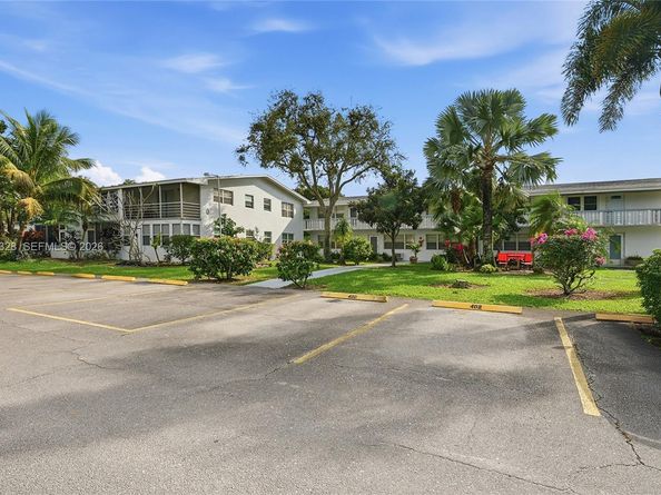 403 Sheffield Q 403, West Palm Beach FL 33417