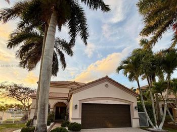 663 Live Oak Ln