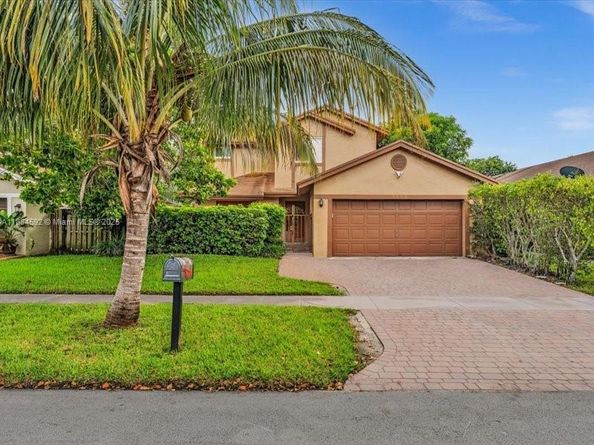 9900 SW 12 st, Pembroke Pines FL 33025