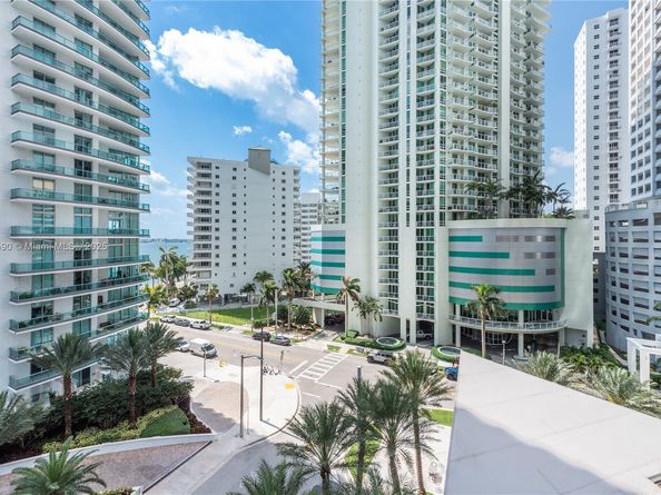 1300 Brickell Bay Dr 806, Miami FL 33131
