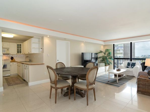 2333 Brickell Ave 1710, Miami FL 33129