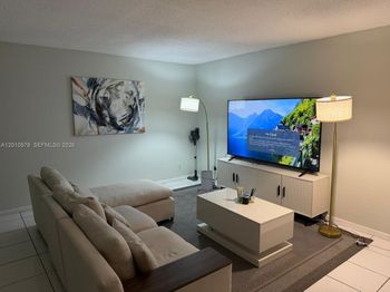 2420 Diana Dr