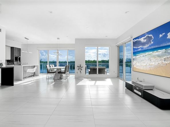 Undisclosed Address #A11659387, Hollywood FL 33019