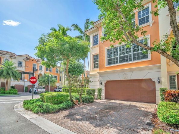 616 NE Venezia Lane 616, Boca Raton FL 33487