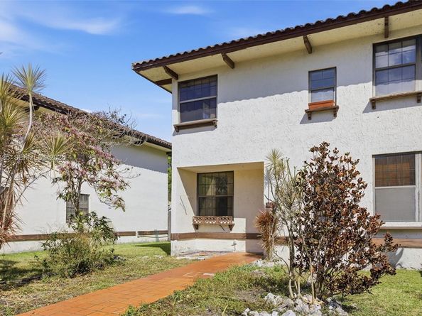 12253 SW 16th Ter 108M, Miami FL 33175