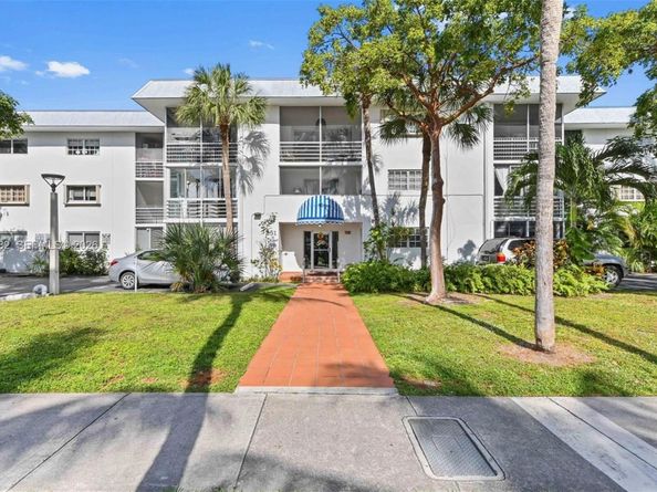 251 Galen Dr 302, Key Biscayne FL 33149