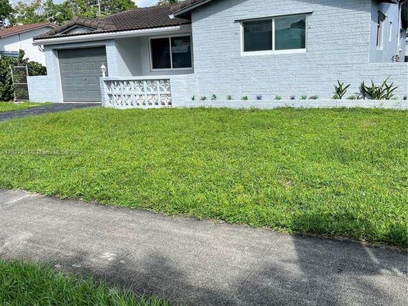 4233 Washington St, Hollywood FL 33021