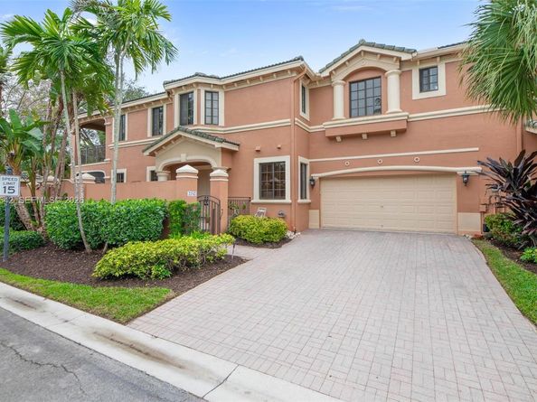 2742 NE Kinsington Cir 241, Weston FL 33332