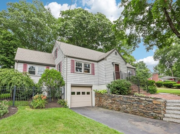 8 Foster St, Oxford MA 01540