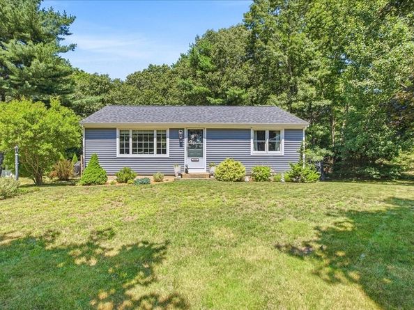 688 Plymouth St, Middleboro MA 02346