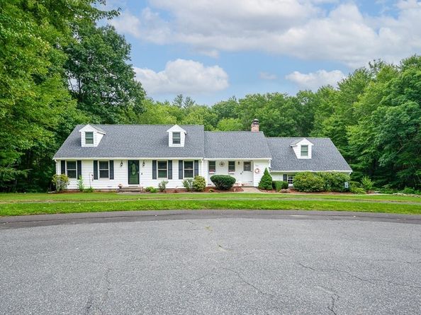 240 Meadow Wood Dr, Holden MA 01520
