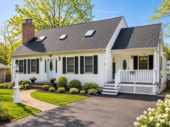 11 Stonewood Ln, Braintree MA 02184