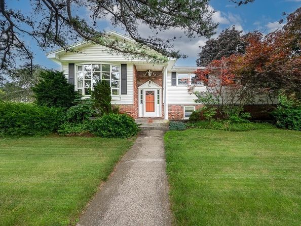 36 Roman Dr, Shrewsbury MA 01545