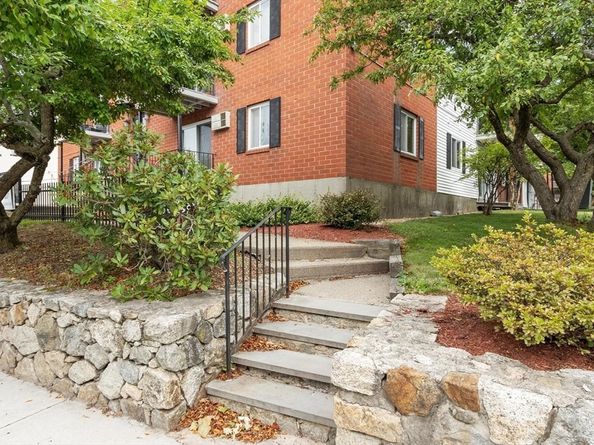 56 Edgeworth 3, Worcester MA 01605