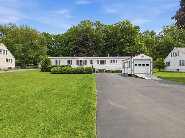 8 Donahue Ln, Grafton MA 01536