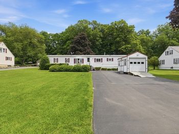 8 Donahue Ln