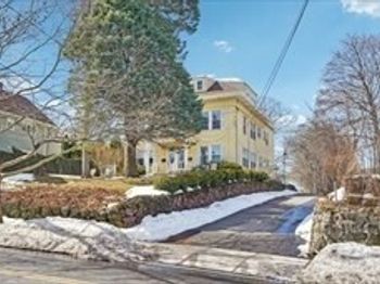 123 White St