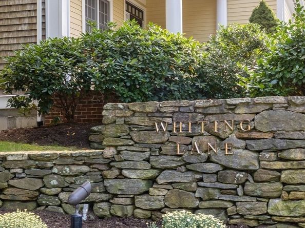 25 Whiting Ln 25, Hingham MA 02043