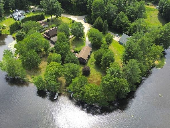 59 Shoreline Dr, West Brookfield MA 01585