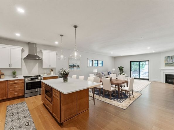 134 Court St 6, Plymouth MA 02360