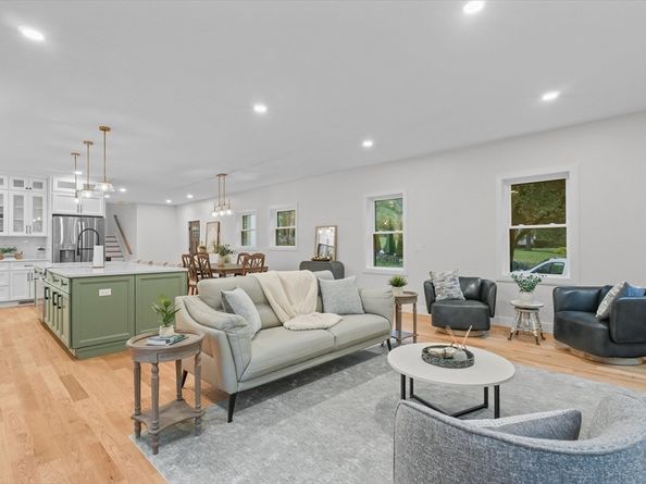 119 River St, Middleton MA 01949