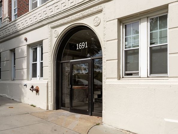 1691 Commonwealth Ave 31, Boston MA 02135