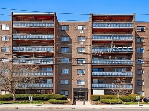 32 Whites Ave D33, Watertown MA 02472