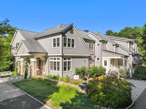 9 Stonegate Dr, Westwood MA 02090