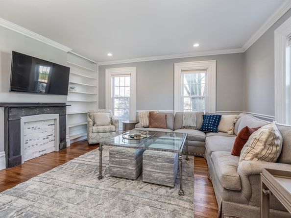 1076 Adams St, Boston MA 02124