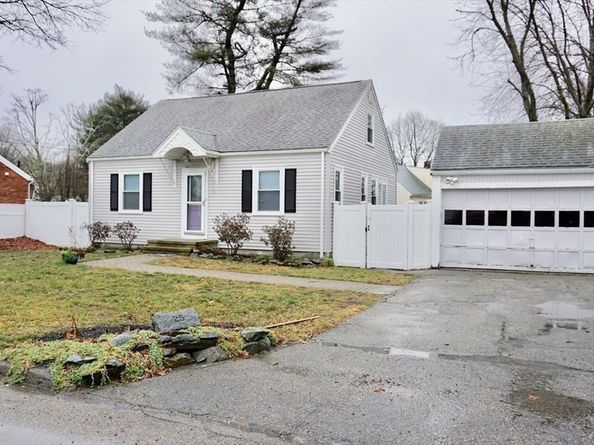 25 Halliden St, Stoughton MA 02072