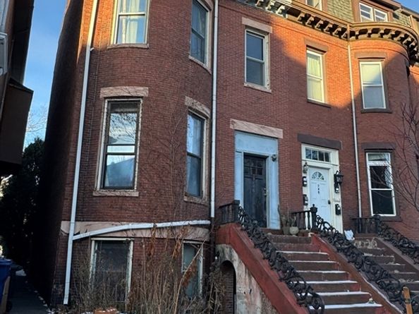 746 E 4th St, Boston MA 02127