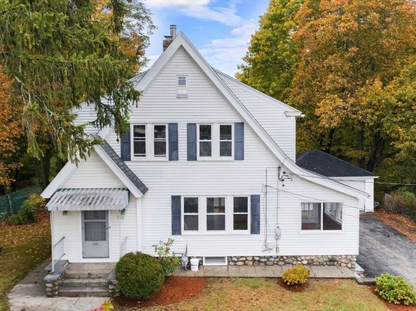 589 Sunderland Rd, Worcester MA 01604