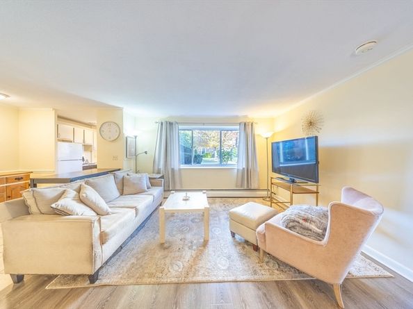 220 Essex St 1, Melrose MA 02176