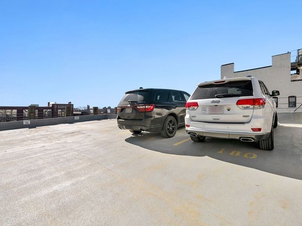 425 Newbury St Pkng 179, Boston MA 02115