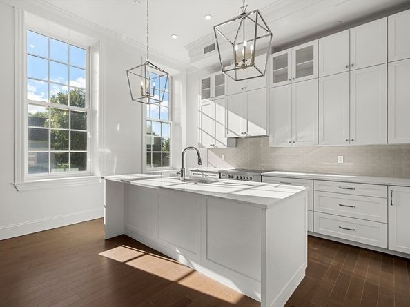 20 Mechanic Square 3, Marblehead MA 01945